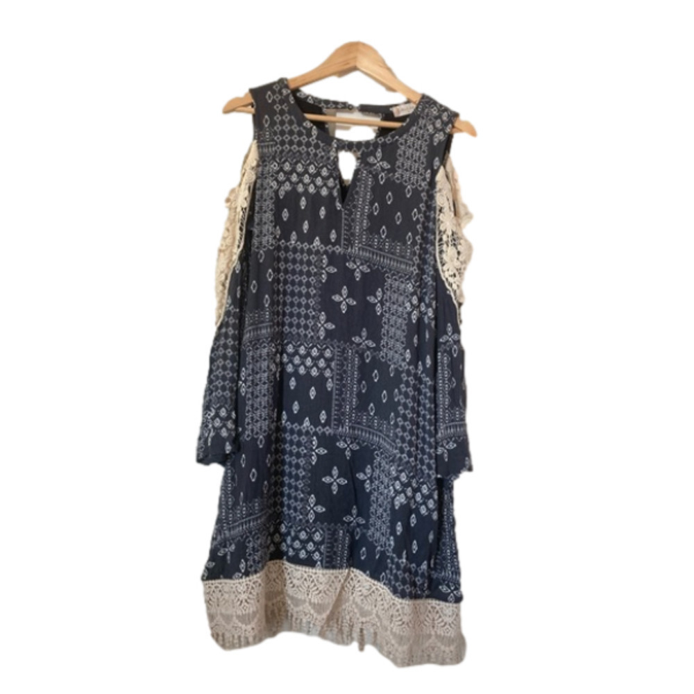 ALTAR’D State Tunic blouse Medium Open shoulder long sleeve lace accent